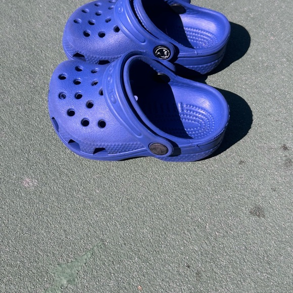 CROCS Kids Classic Clogs in Royal Blue - Picture 2 of 4
